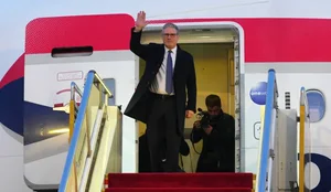 Kryeministri britanik Keir Starmer viziton Kin&euml;n pas pes&euml; vitesh