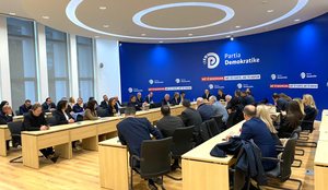 PD: Kuvendi dhe Kushtetuesja po zvarrisin &ccedil;&euml;shtjen e Ballukut,