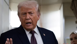 Trump paralajm&euml;ron Starmer: Kujdes, biznesi me Kin&euml;n &euml;sht&euml; i