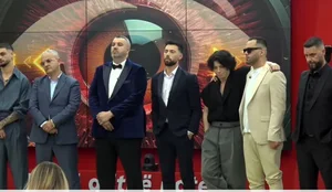 Ja kush u largua mbr&euml;m&euml; nga sht&euml;pia e BBVA!