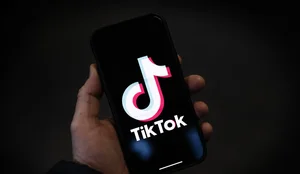 I bllokuar prej nj&euml; viti, qeveria hap rrjetin social TikTok