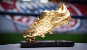 P&euml;r her&euml; t&euml; par&euml; n&euml; histori, nj&euml; shqiptar n&euml;