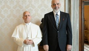 Rama pritet nga Papa Leone XIV n&euml; Pallatin Apostolik!