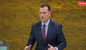 Dhunohet n&euml; Vlor&euml; Kujtim Cakrani! Avokati: M&euml; godit&euml;n pas