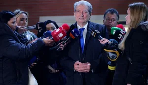 Berisha paralajm&euml;ron protest&euml; m&euml; 20 shkurt. Mesazh policis&euml;: