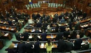 Konstituohet Kuvendi i Kosov&euml;s. Albulena Haxhiu zgjidhet kryetare