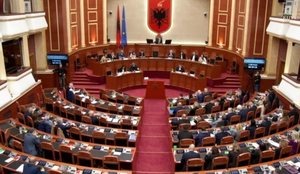 Sot Kuvend/ 2 interpelanca me ministren e Arsimit, Bra&ccedil;e k&euml;rkon