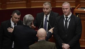 Bido-Berish&euml;s: Kush t&euml; pagoi p&euml;r t&rsquo;ia shitur naft&euml;n