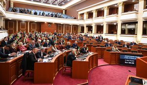 Kuvendi n&euml; seanc&euml; maraton&euml;, miratohen projektligjet p&euml;r