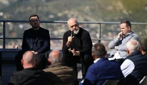 Rama: E hoq&euml;m subvencionimin e naft&euml;s p&euml;r fermer&euml;t sepse