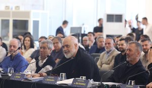 5 studio prezantojn&euml; projektet, Rama: Koha p&euml;r transformimin e