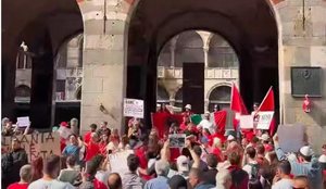 Italian&euml;t protestuesve shqiptar&euml;: Ikni dhe protestoni n&euml;
