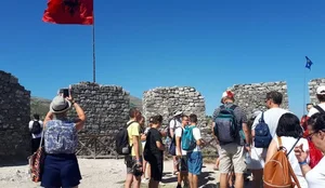 Rama: Po anulohen rezervimet turistike!