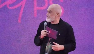 Rama zbulon bised&euml;n me mikun e tij q&euml; shkoi n&euml; protest&euml;
