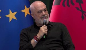 Rama u p&euml;rgjigjet gazetar&euml;ve t&euml; huaj p&euml;r Zv&euml;rnecin: Nuk