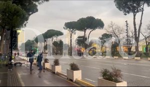 Foto/ K&euml;shtu duket bulevardi &ldquo;D&euml;shmor&euml;t e Kombit&rdquo;