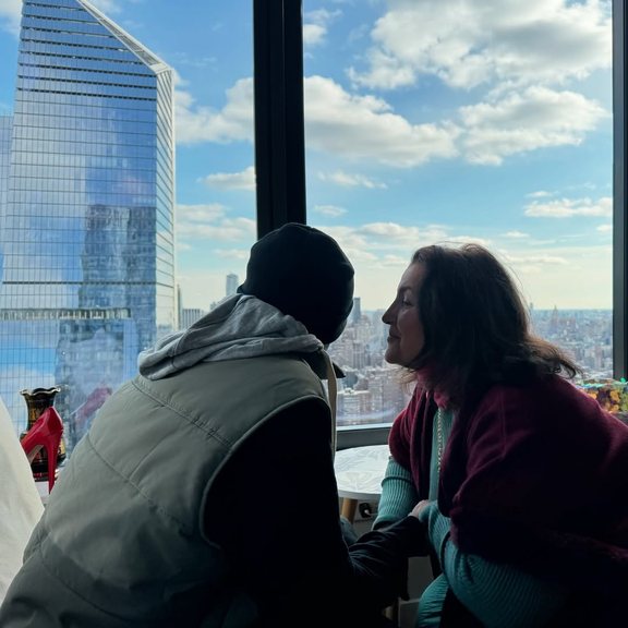 Parashqevi Simaku prek me rrëfimin për djalin: Luke, biri im më