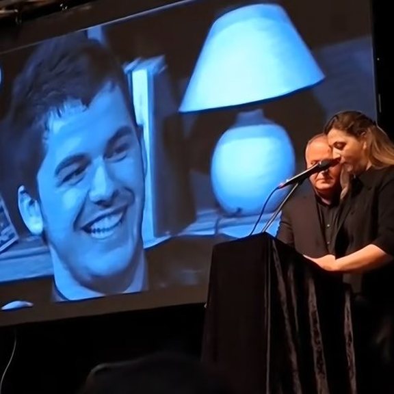 Motra e Shpat Kasapit prek me mesazhin e lamtumirës: Të gjithë