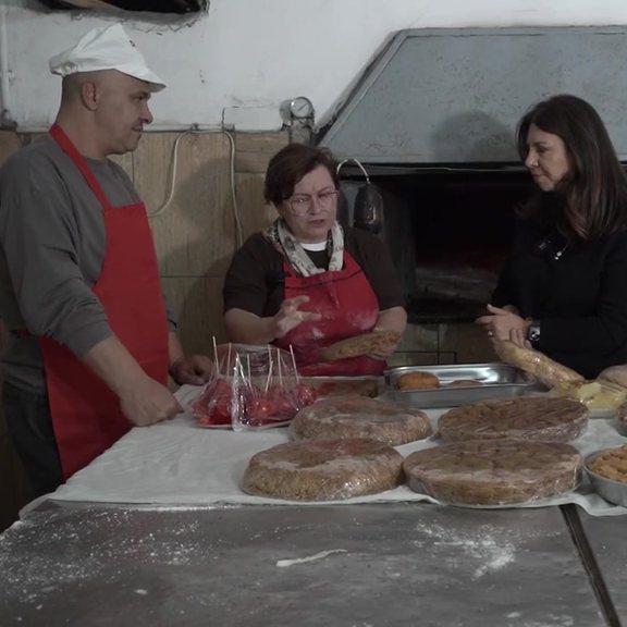 U nis&euml;m t&euml; emigrojm&euml;, por nuk e lam&euml; furr&euml;n! Historia e