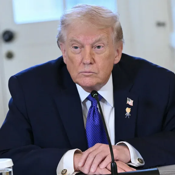 Trump: Tarifa 25% p&euml;r &ccedil;do vend q&euml; b&euml;n biznes me Iranin!