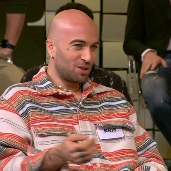 Kristi sqaron t&euml; v&euml;rtet&euml;n p&euml;r puthjen me Stelin&euml;n