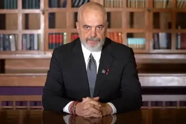 Valë dorëheqjesh në Fier dhe Durrës! Rama nis pastrimin e