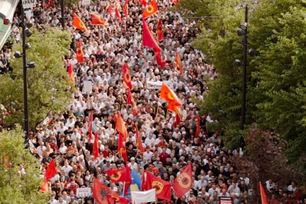 Protesta kundër Gjykatës Speciale në Prishtinë, reagon Rama!