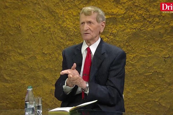 Fluturimi i parë dhe shkolla e aviacionit sovjetik, kujtimet e ish-pilotit