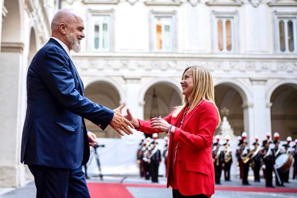 Mbledhja e qeverive Shqipëri-Itali, Rama niset në Romë