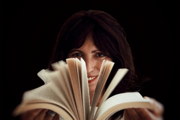 Në Greqi më arrestuan se isha një brune me makinë gri!