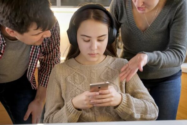 Studimi: Adoleshentët shqiptarë ushqehen mirë, por 75% kanë