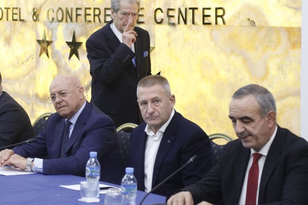 Berisha mbledh aleatët. Ja arsyeja!