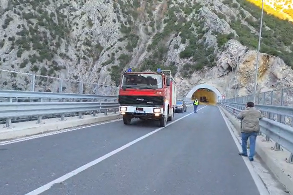 Hidhet nga ura në rrugën e Arbrit nipi i Nehat Kullës