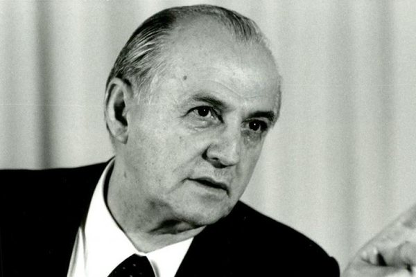 Ramiz Alia: Shkatërrimi i Shqipërisë nga iluzionet e