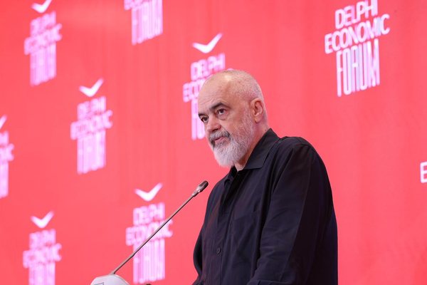 Rama në forumin ekonomik: Shqipëria në një fazë rë