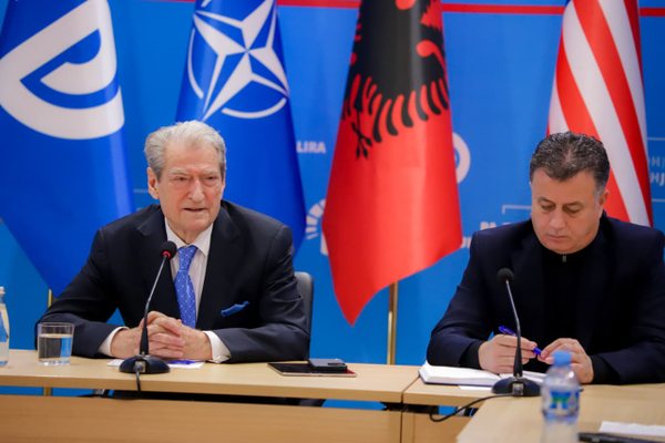 Berisha: Çdo deputet gaboi me firmën që i dha Endri Shabanit!