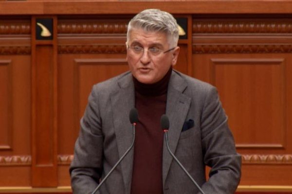 Agron Gjekmarkaj jep dorëheqjen si nënkryetar i PD-së!