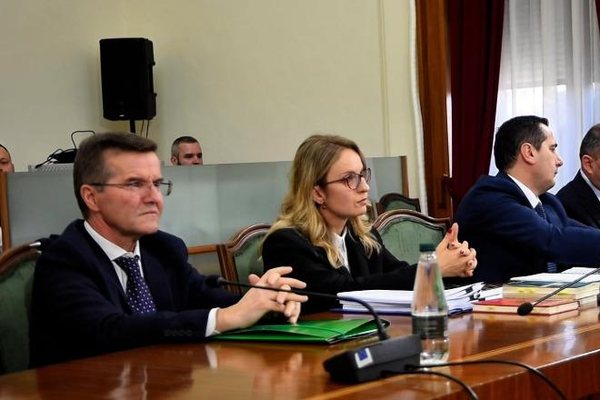 Shtyhet mbledhja e K&euml;shillit t&euml; Mandateve p&euml;r imunitetin e