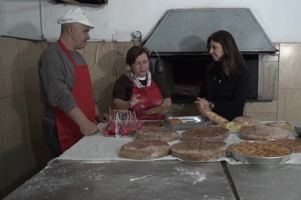 U nis&euml;m t&euml; emigrojm&euml;, por nuk e lam&euml; furr&euml;n! Historia e