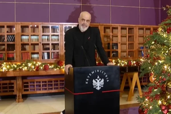 Rama n&euml; ceremonin&euml; e nx&euml;n&euml;sve ekselent&euml;: Nuk ka