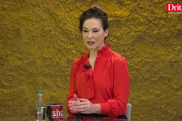 Un&euml; k&euml;rkova n&euml; 10 vite fajtor&euml;t e Diktatur&euml;s! Flet