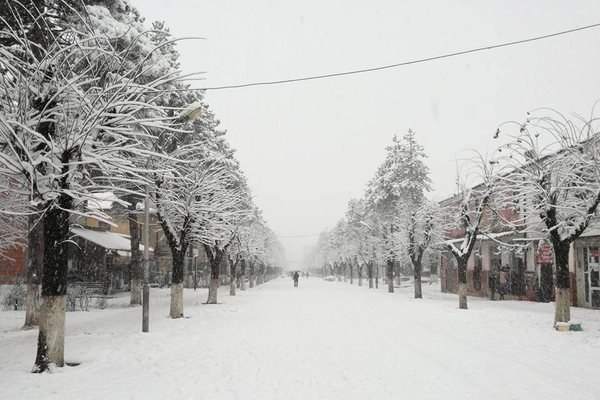 Viti mbyllet me ftoht&euml; dhe d&euml;bor&euml;