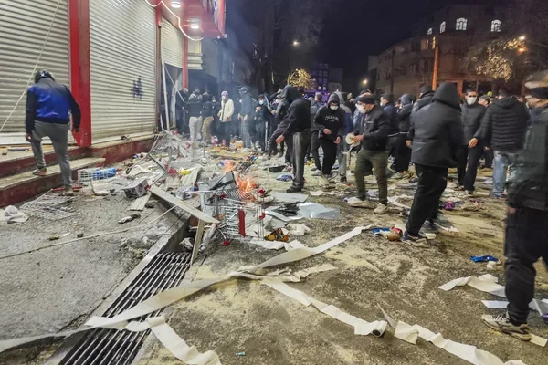 CNN: Pse po protestojn&euml; iranian&euml;t dhe &ccedil;far&euml; do t&euml;