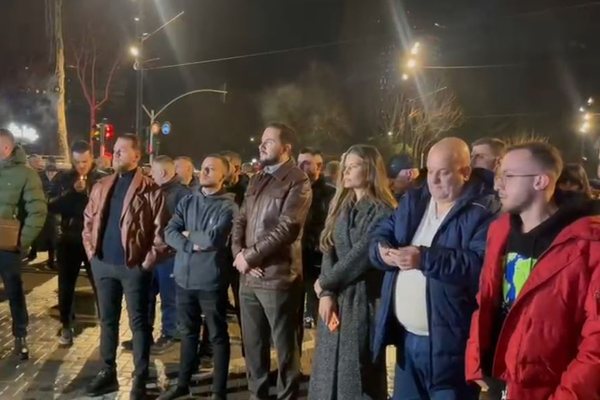 Salianji i bashkohet protest&euml;s s&euml; PD!