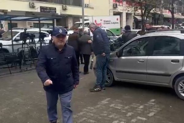 Gazetari Artan Hoxha dor&euml;zon audiop&euml;rgjimin e 21 janarit n&euml; SPAK