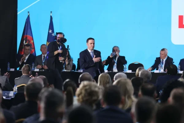 Abdixhiku i mbijeton vot&euml;besimit n&euml; LDK