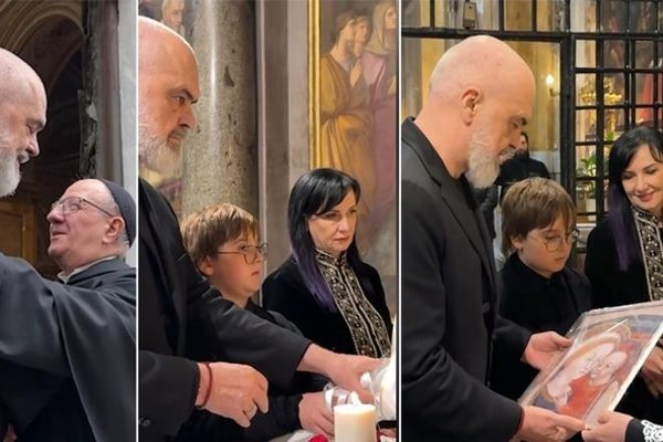 Lutja e Kryeministrit Edi Rama n&euml; bazilik&euml;n e Zoj&euml;s s&euml;