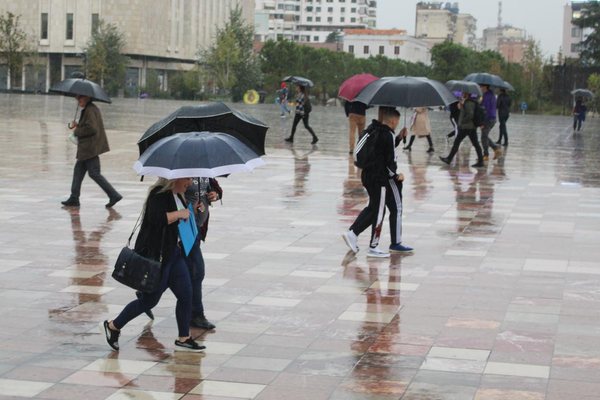 Mos harroni &ccedil;adrat, edhe sot nj&euml; dit&euml; e zymt&euml;!