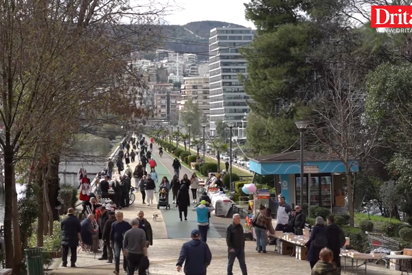Liqeni i Tiran&euml;s sot, qytetar&euml;t shijojn&euml; diellin!