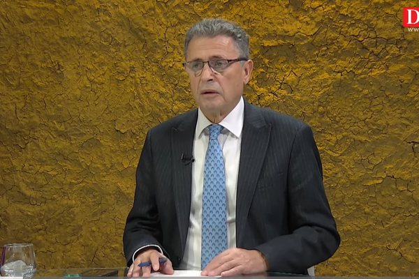 45 vite burg p&euml;r ish-krer&euml;t e U&Ccedil;K-s&euml;? Ambasadori